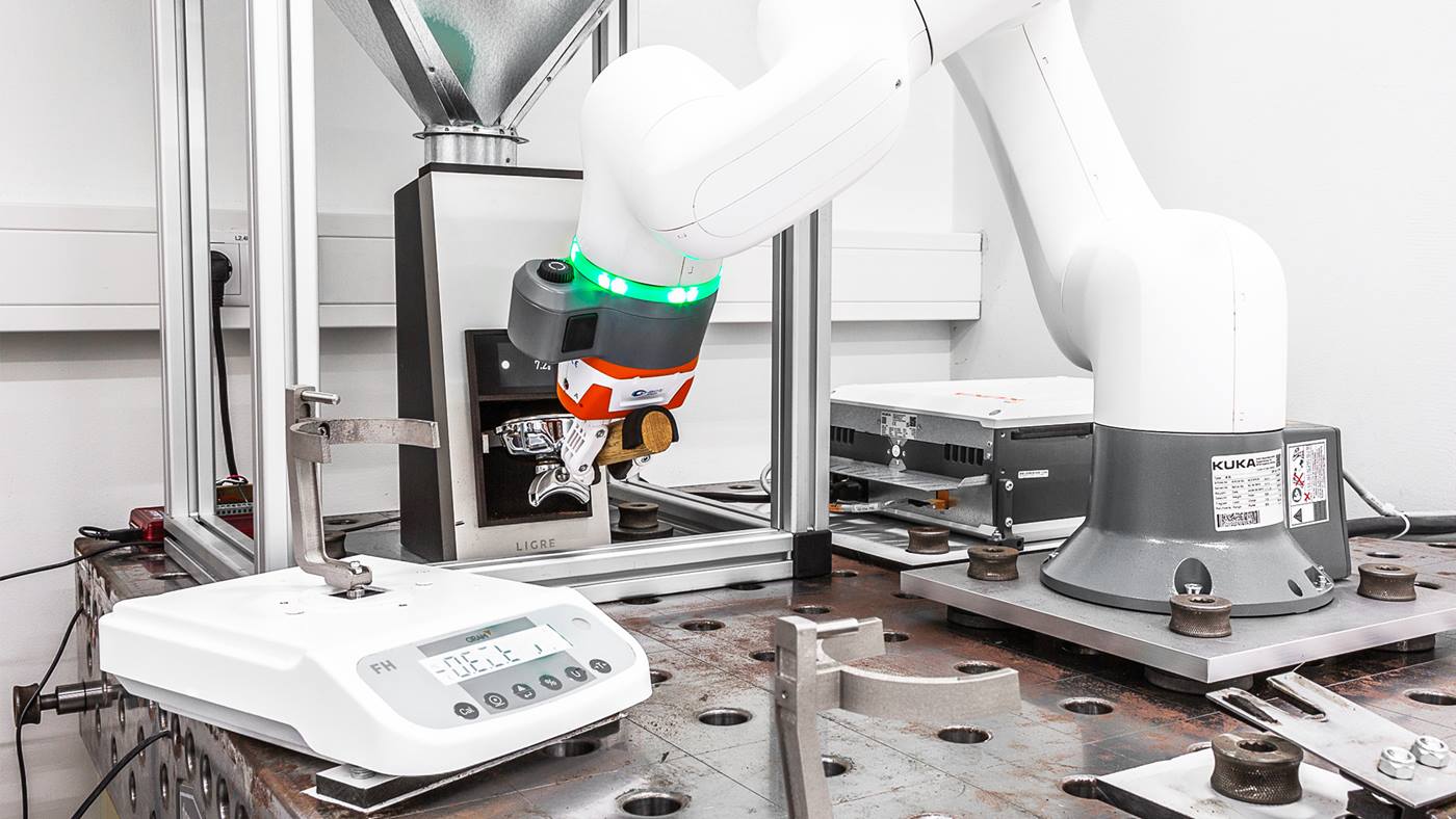 LBR iisy cobot voor koffie kwaliteitscontrole