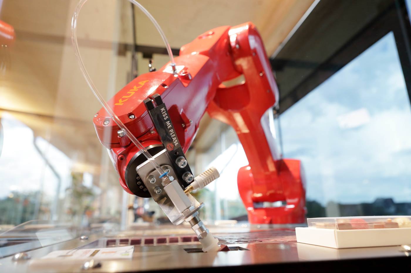 KUKA robots produceren chocolade bij Zotter