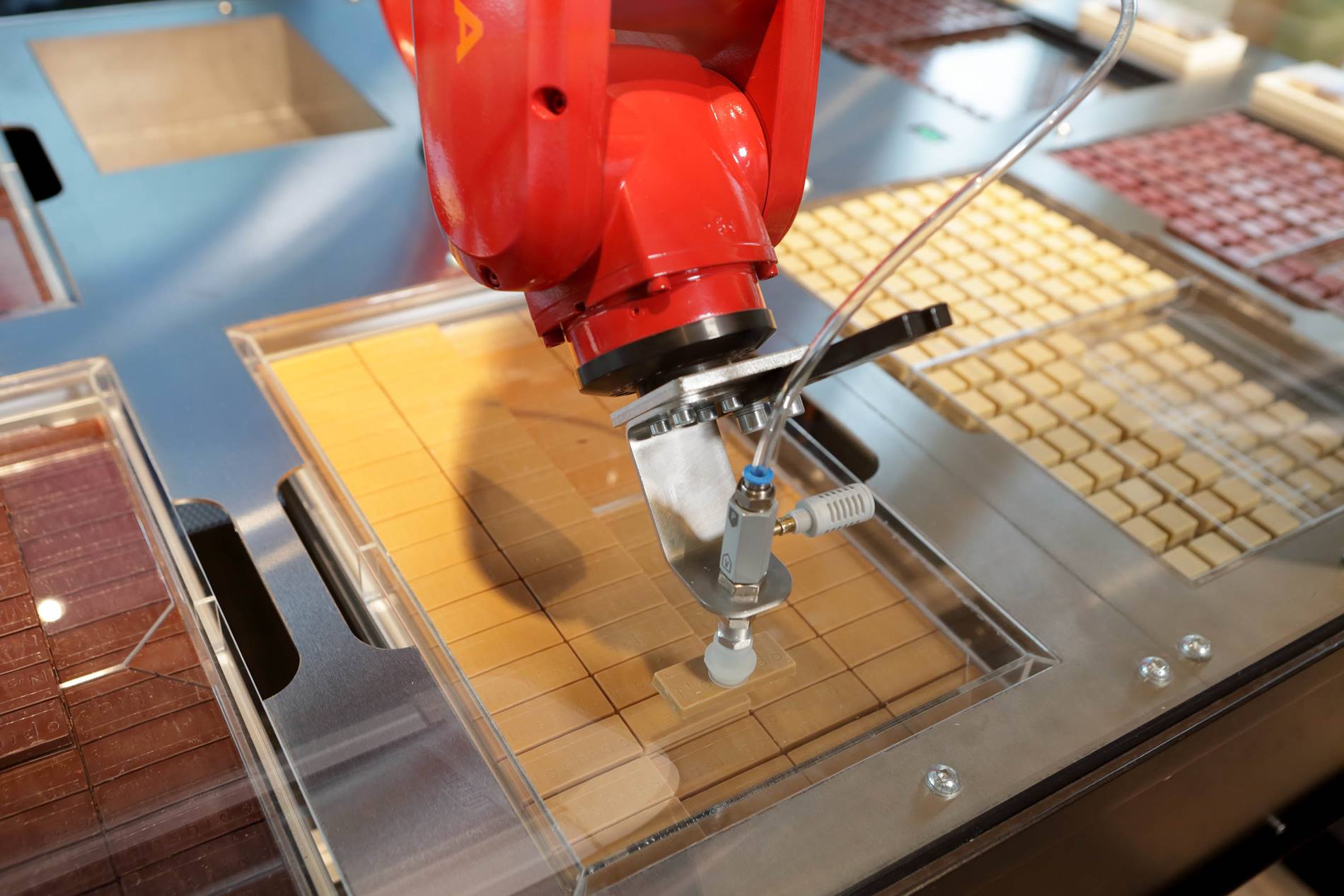 KUKA robots produceren chocolade bij Zotter