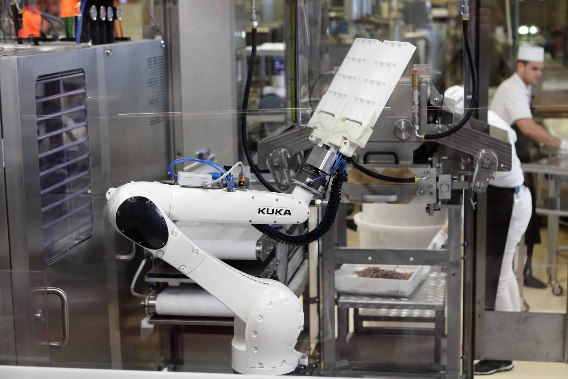 KUKA robots produceren chocolade bij Zotter