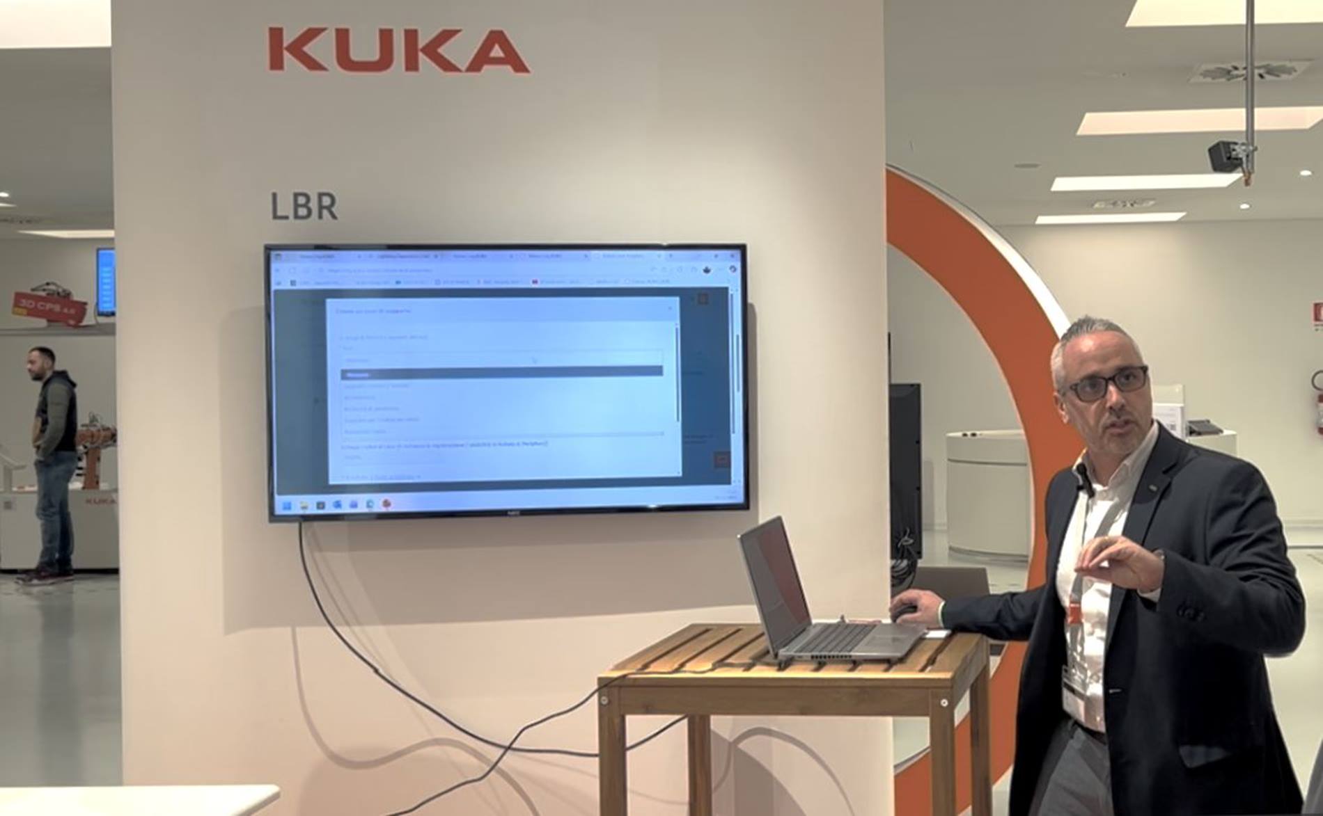 Andrea Cesare Tricò presenta my.KUKA: piattaforma digitale per gestione robot e assistenza tecnica