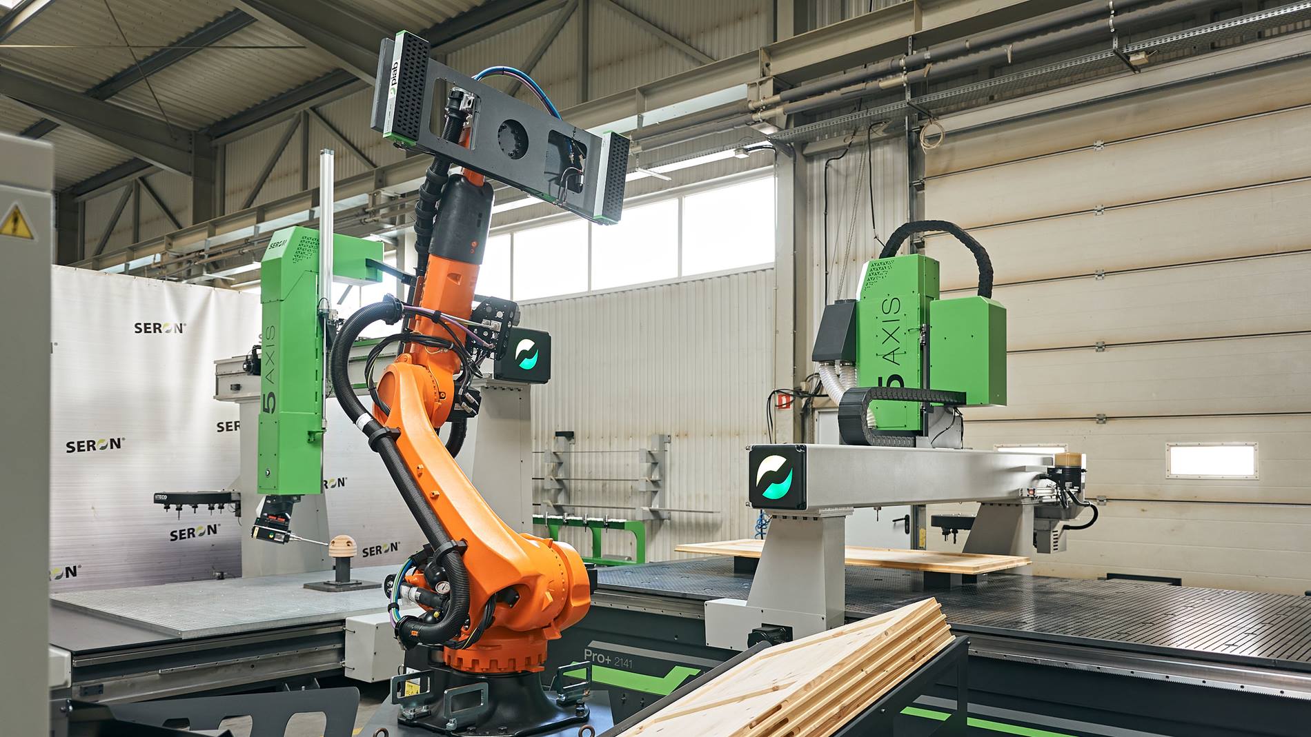 Robot KR QUANTEC obs?uguje obrabiark? Seron