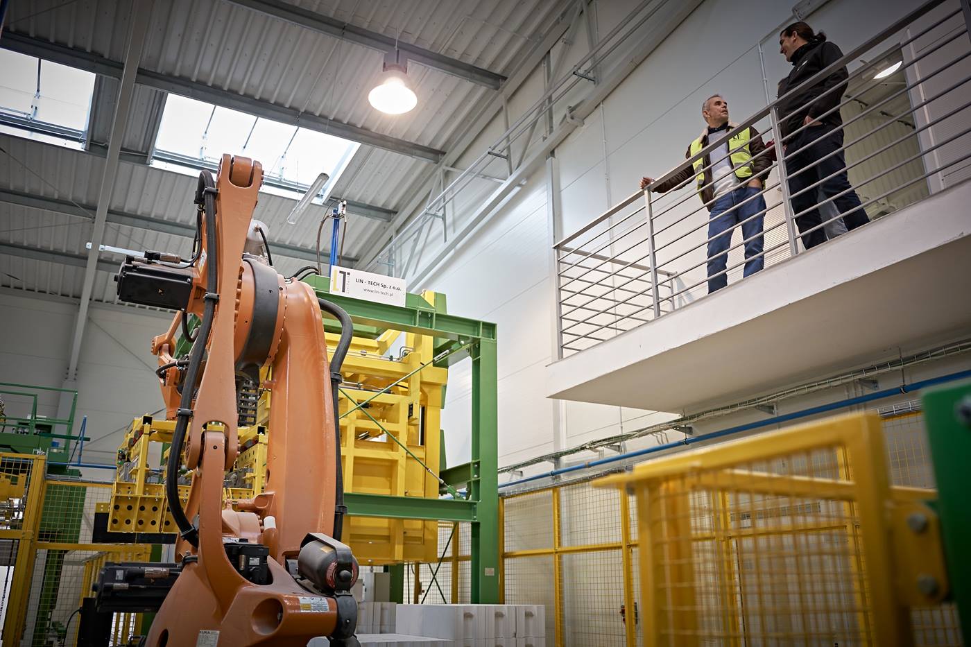 Robot KR 700 PA w zak?adzie Prefbetu