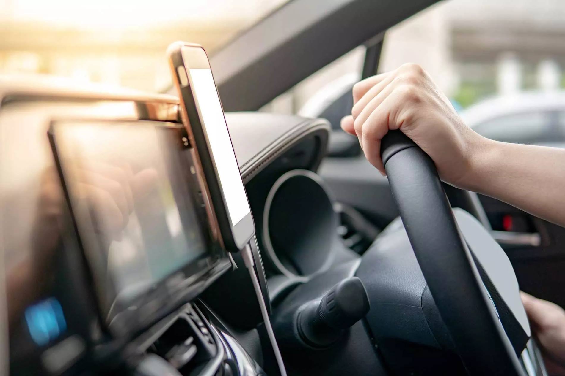 A look into a car cockpit: Connected cars are no longer just a fantasy of the future, but reality