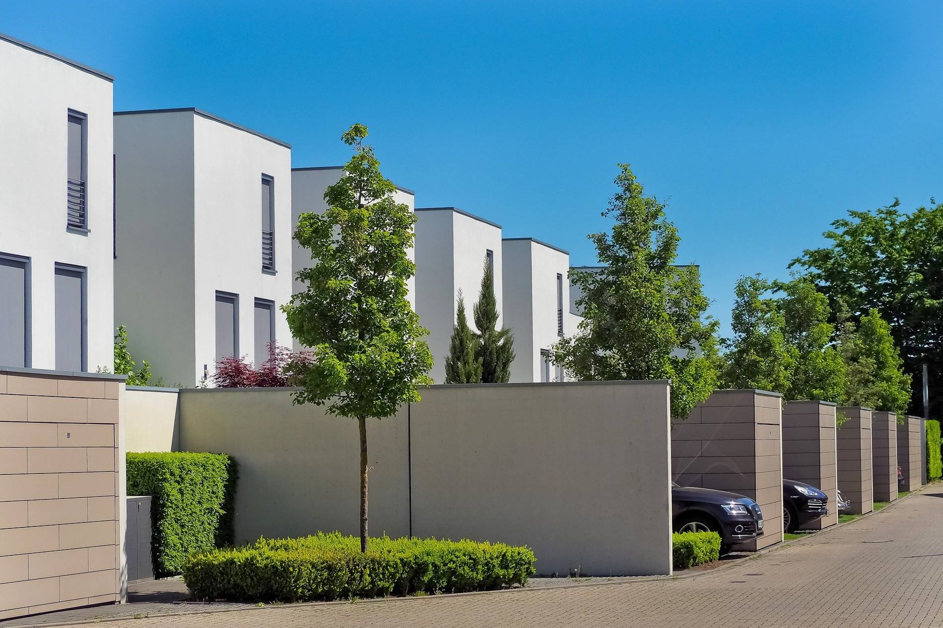 Automatisierter modularer Hausbau von KUKA - H?user, die in Modulbauweise automatisiert gebaut werden