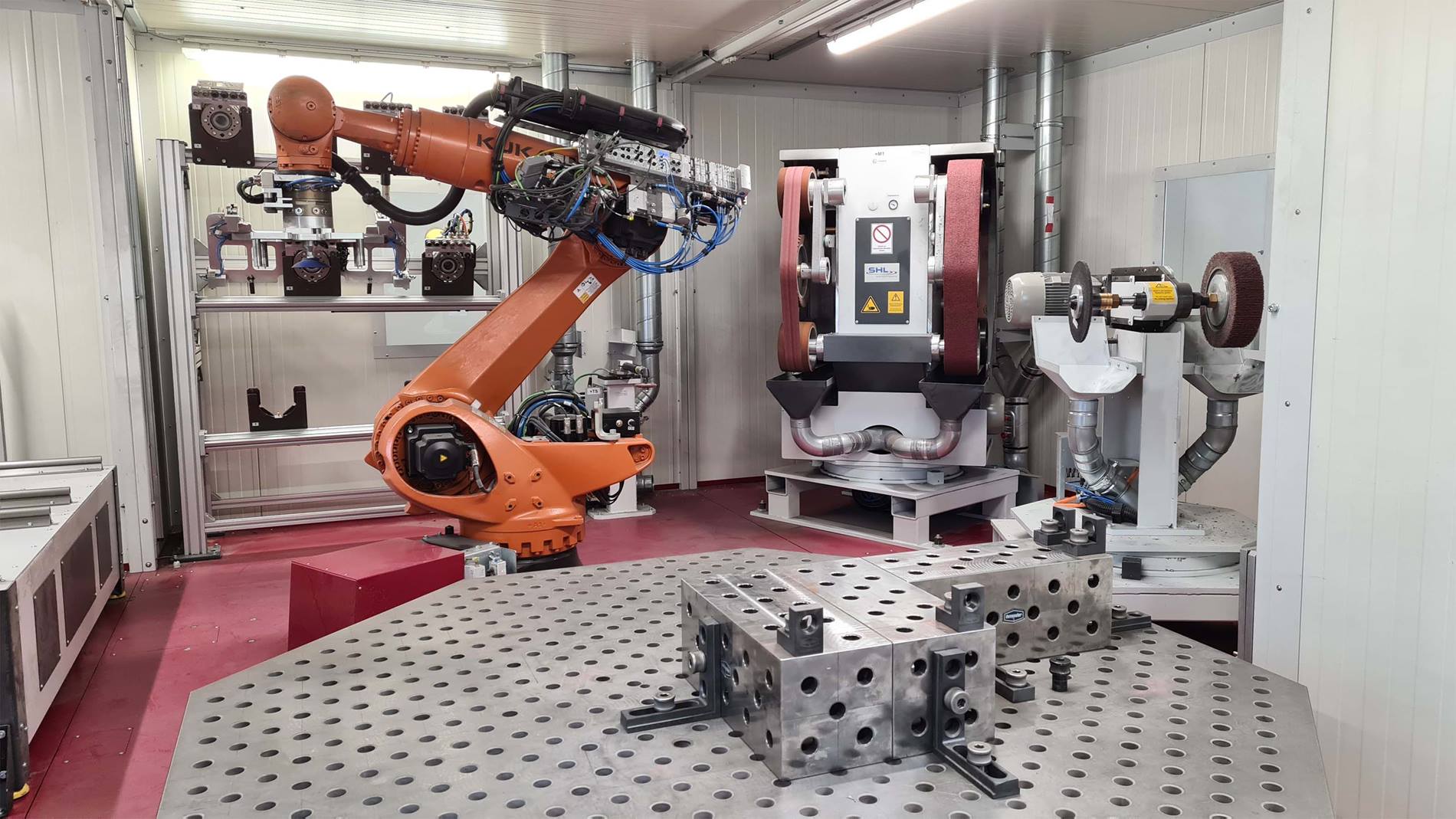 Automatisierungsl?sung mit dem KR QUANTEC bei Robert Plersch Edelstahltechnik GmbH