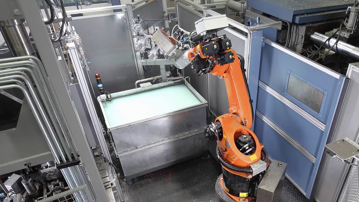 Druckgie?zelle von KUKA Industries bei Auto Heinen