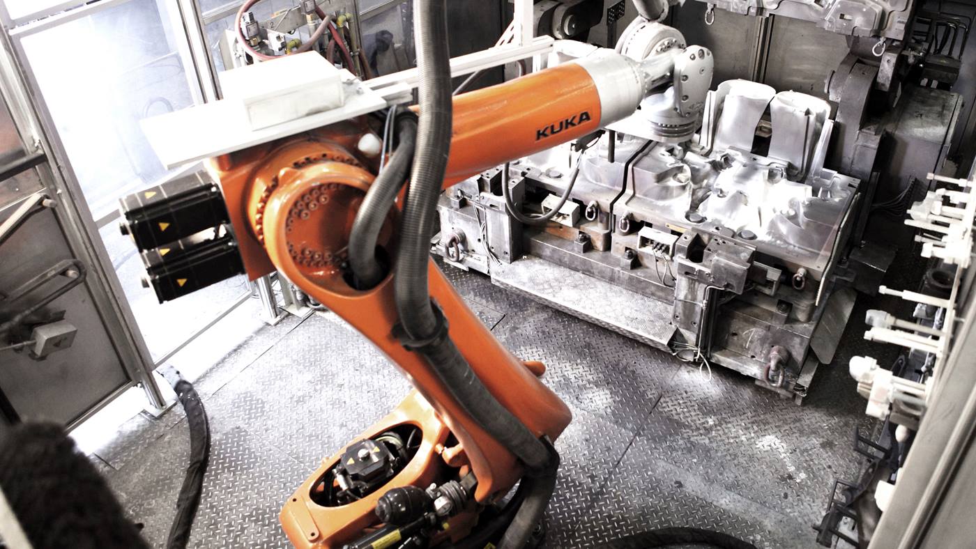 KR 210 3100 F reduces casting interruptions from 180 to 30 minutes