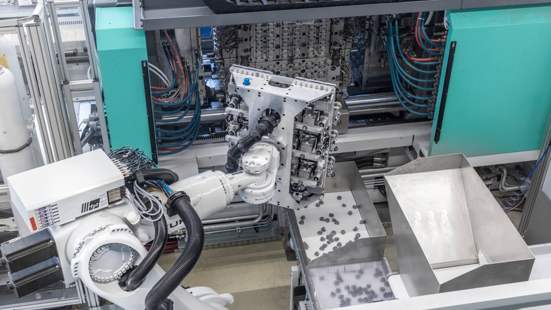 Precision and speed in the field of plastic injection molding.