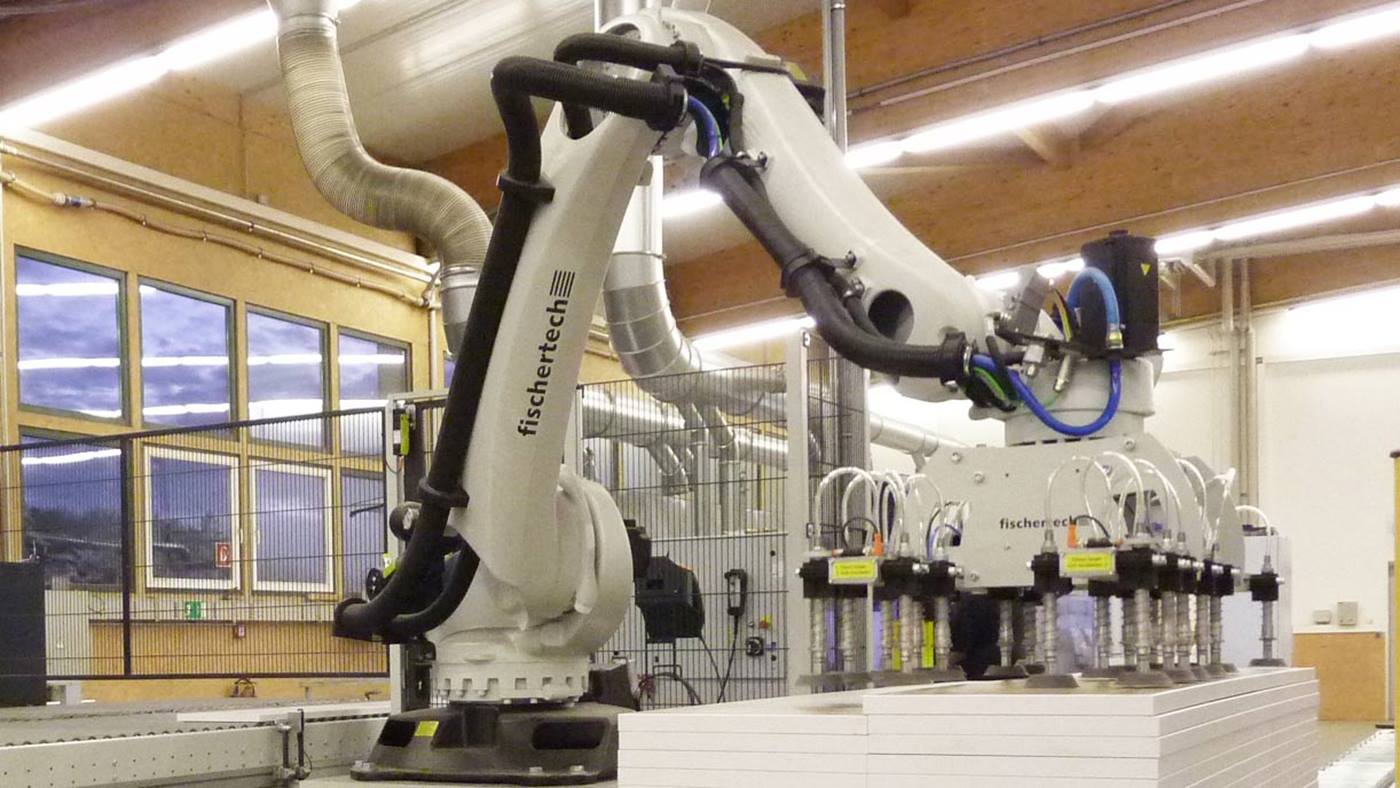 KR QUANTEC plattiert Holzplatten bei Voit
