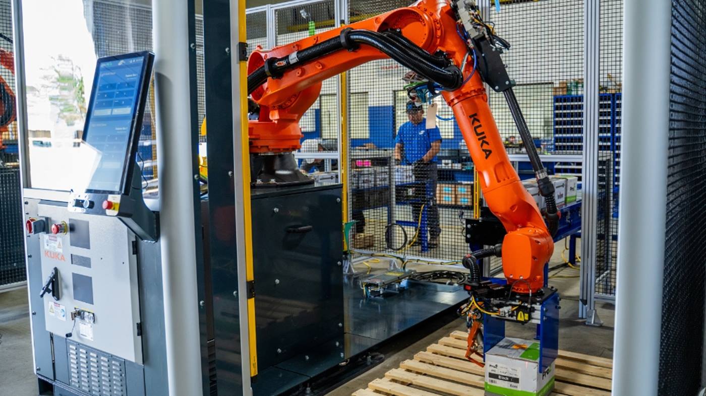 FOCUS CUBE cell uses a KR IONTEC Robot 