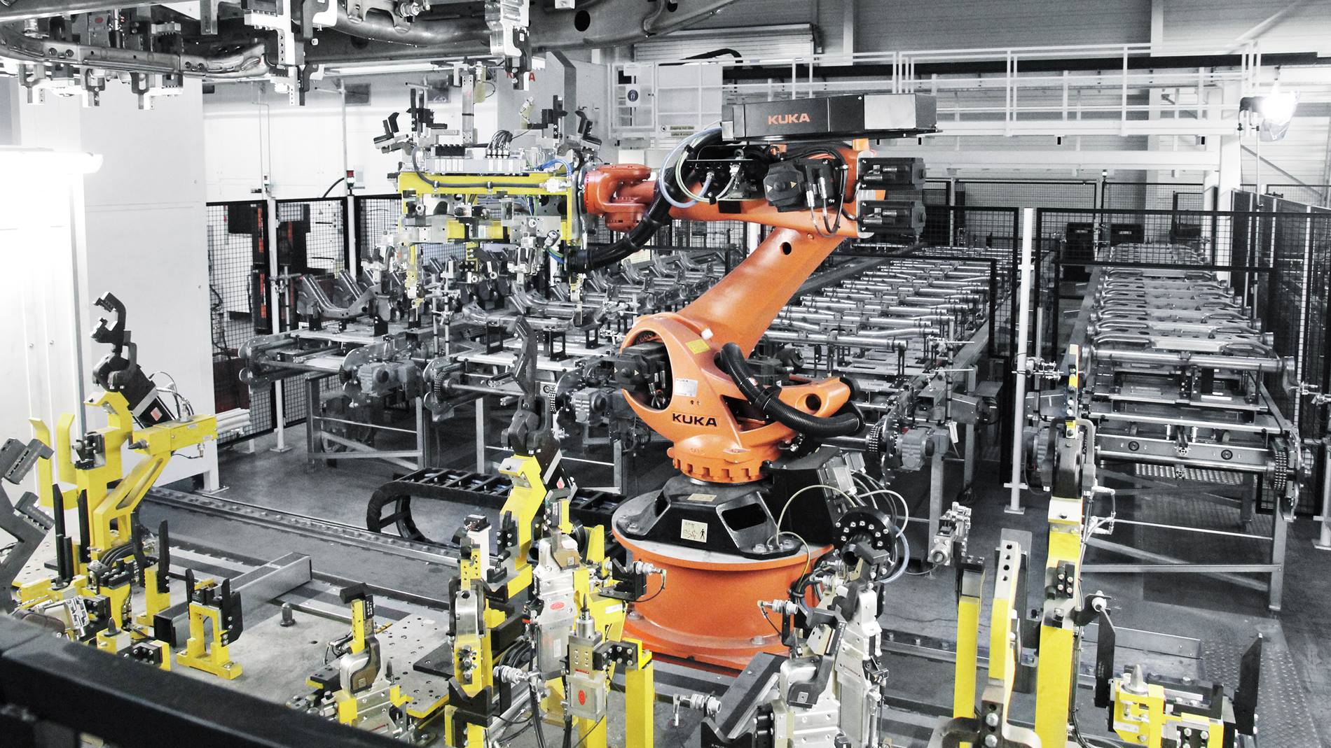 Optimale Nutzung der Gesamtfl?che für Produktion und Logistik. (Quelle: KUKA Sytems GmbH)