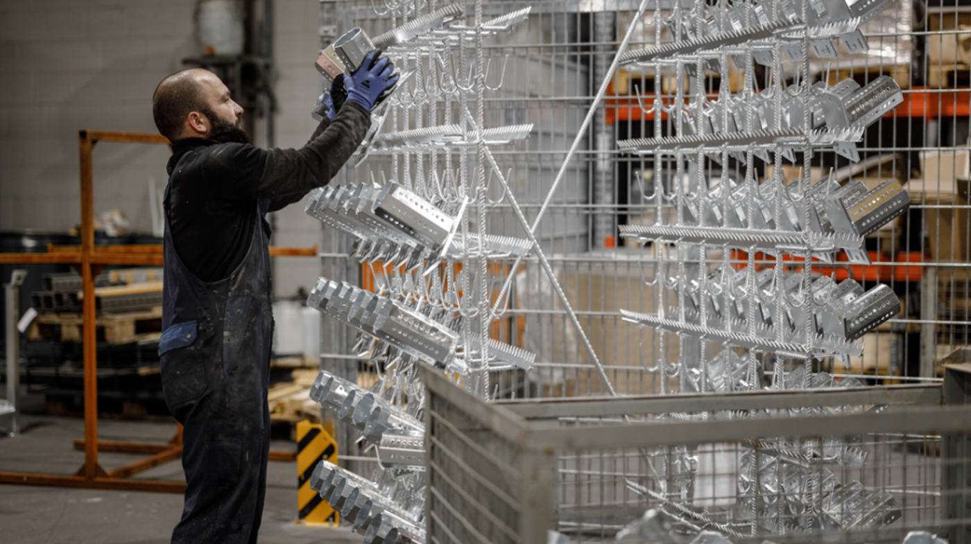 Automated welding at galvanising plant