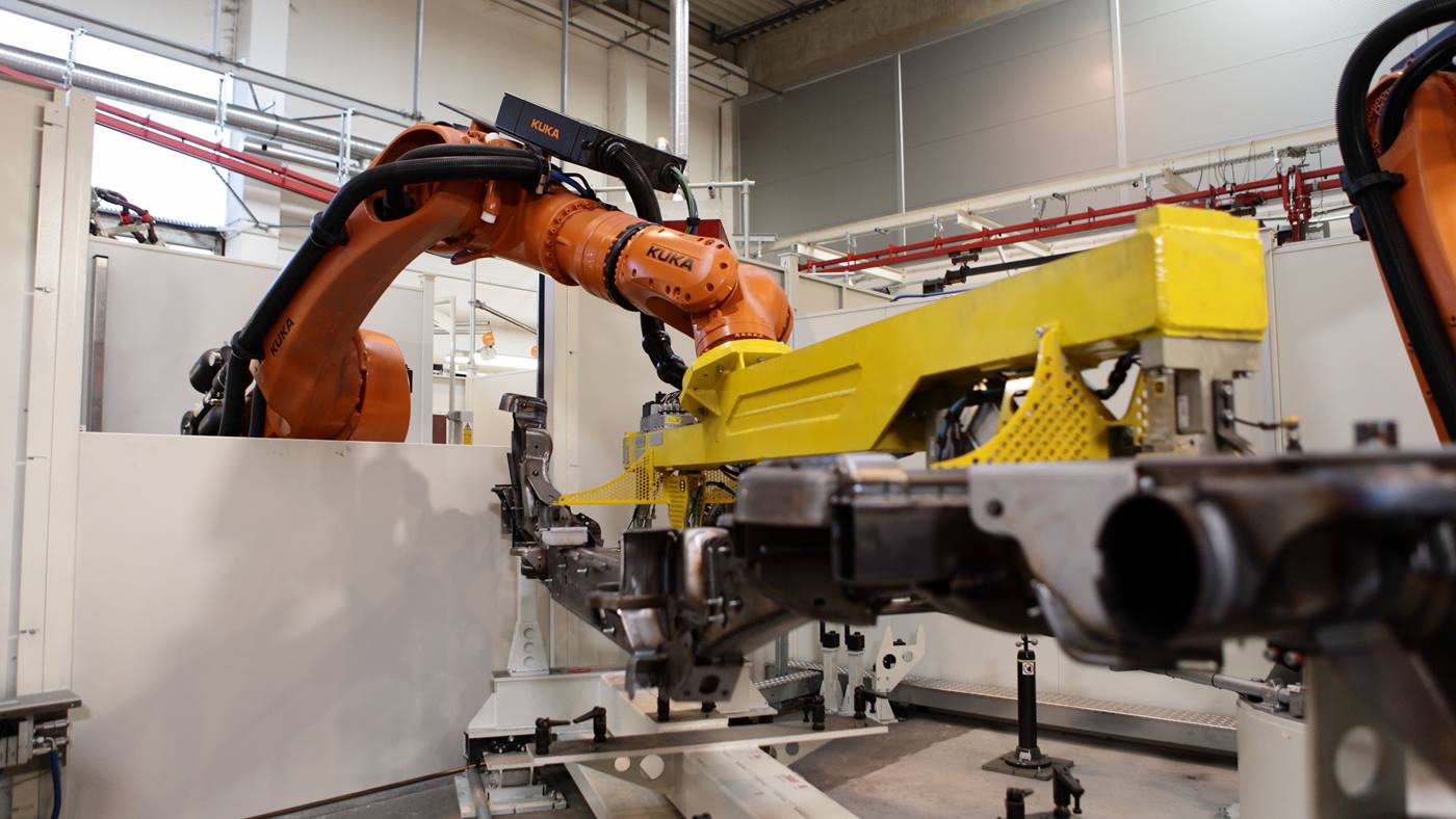 Automatisiertes Leiterrahmen schwei?en mit KUKA Anlage