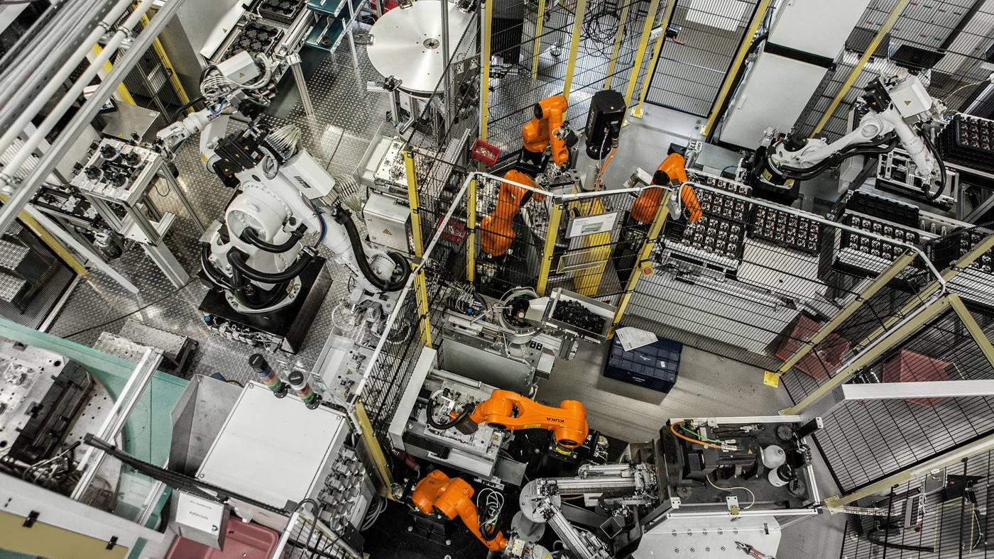 25 KUKA Roboter im Einsatz bei Possehl Electronics