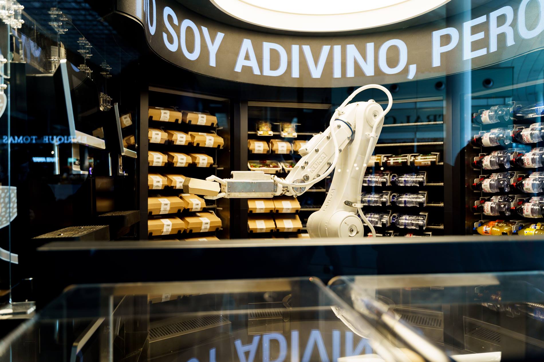 SELF Roboterrestaurant Flughafen Barcelona