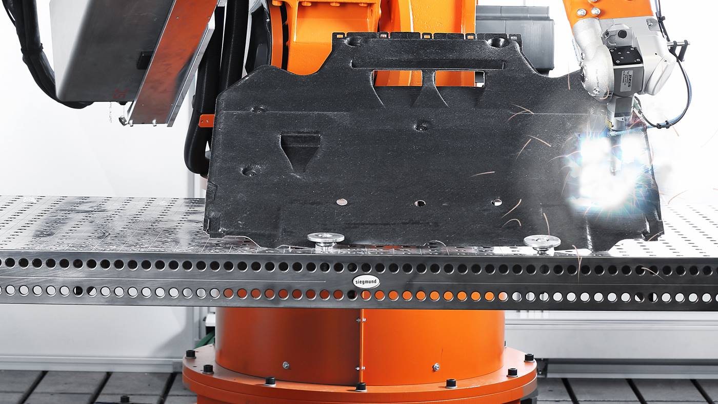 The robot can be used to cut thicker sheets as well as micrometer-precise kerfs.