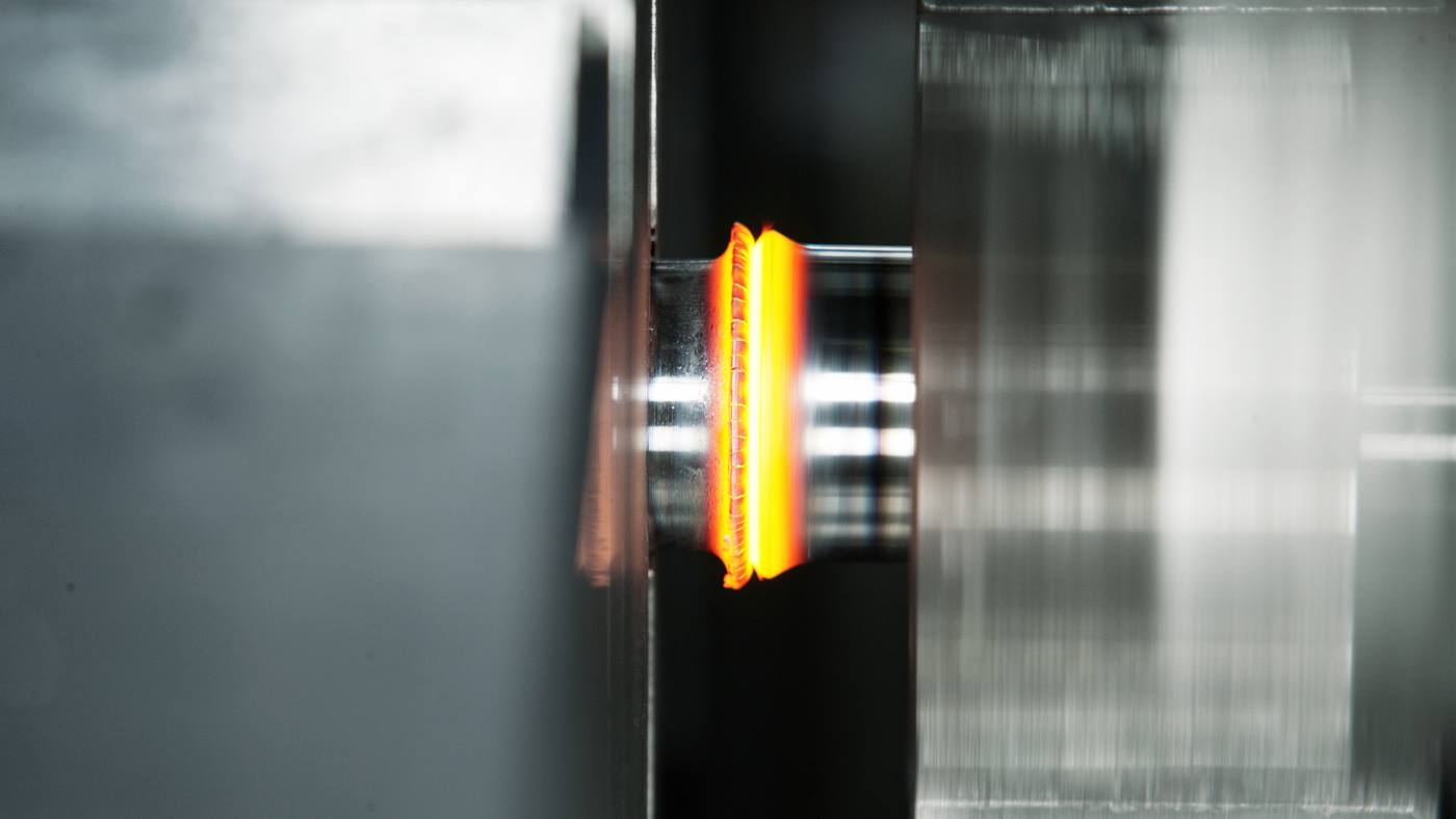 Friction welding: detailed view of the rotational friction welding technology