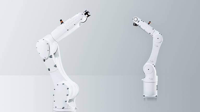 The KR AGILUS is available as a cleanroom variant for air cleanliness class 2. The cleanroom robotis are suitable for use in medical, pharmaceutical and consumer electronics industries.