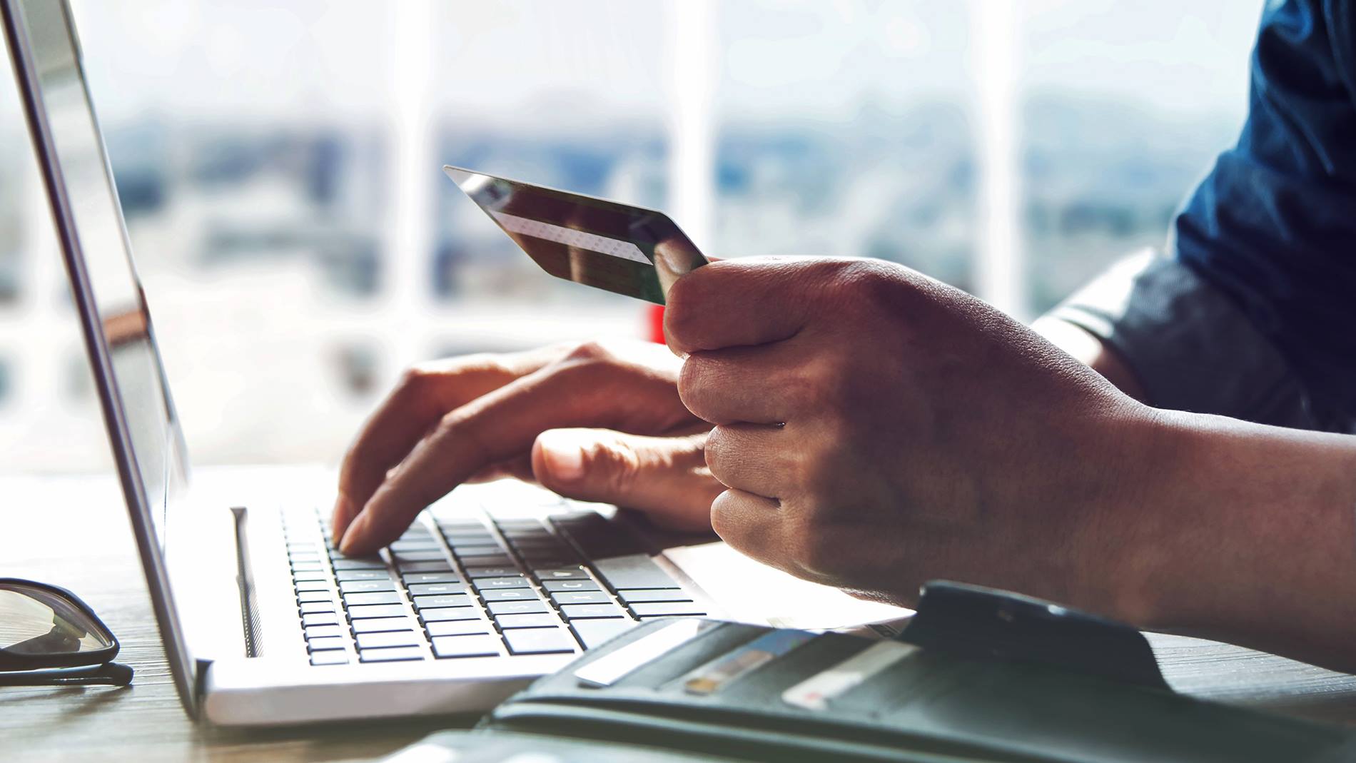 Dank intelligenter Automatisierung der Retail-Logistik k?nnen auch Bestellungen in Online-Shop und Multichannel schnell erfüllt werden.